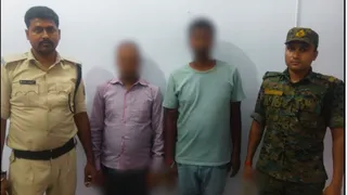 मुजफ्फरपुर में पुलिस की गिरफ्त में आरोपित। सौ. पुलिस