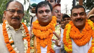 प्रत्याशी नरेन्द्र प्रसाद सिंह,, प्रत्याशी बंशीधर ब्रजवासी व भूषण कुमार झा। जागरण