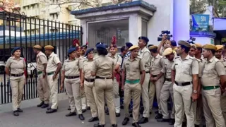 तृणमूल कांग्रेस की पूर्व पार्षद सावित्री देवी के कार्यालय के गोदाम से बम बरामद (प्रतीकात्मक फोटो)