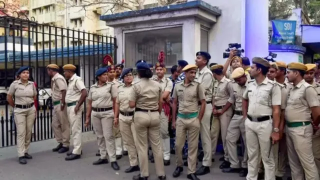 TMC की पूर्व पार्षद के गोदाम से 12 बम बरामद, भाजपा ने लगाया हमले की साजिश का आरोप
