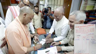 मुख्यमंत्री ने गांधी जयंती पर खादी का वस्त्र खरीदा, ख़रीदारी का बिल