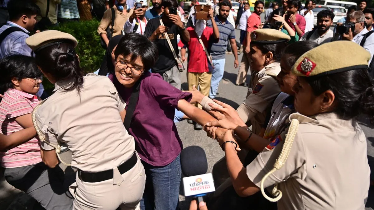 Delhi-CEC-protest3