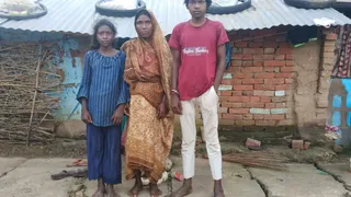 दोनों बच्चों के साथ उमा देवी. जागरण