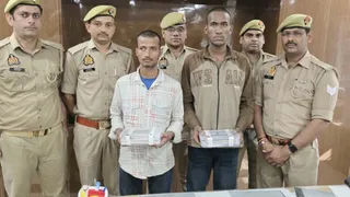 पुलिस की गिरफ्त में ठगी के आरोपित
