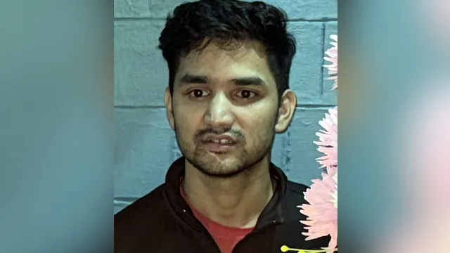 आंगनबाड़ी कार्यकर्ता के पुत्र नीलेश बिष्ट ने लोअर पीसीएस में 13वीं रैंक हासिल कर उत्तराखंड का नाम रोशन किया
