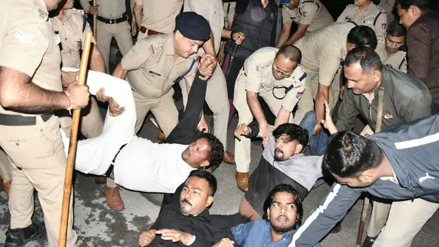 डीएवी छात्रसंघ चुनाव में पुलिस की भूमिका पर उठे सवाल, एनएसयूआई-कांग्रेस ने की निष्पक्ष जांच की मांग
