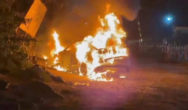 dhanbad car fire