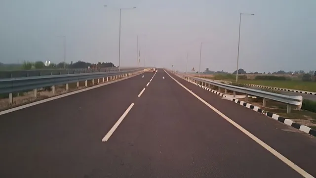 ग्रीन फील्ड एक्सप्रेसवे पर 34 किमी तक ट्रायल शुरू, स्पीड तेज होने पर ऑटोमैटिक कटेगा चालान
