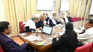 बागवानी मंत्री जगत सिंह नेगी न्यूजीलैंड के उच्चायुक्त के नेतृत्व में हिमाचल दौरे पर आए छह सदस्यीय प्रतिनिधिमंडल के साथ बैठक करते हुए l सौजन्य डीपीआर