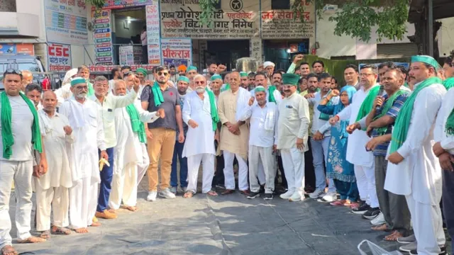 हापुड़ में भाकियू टिकैत ने एसडीओ कार्यालय पर जड़ा ताला, ये हैं किसानों की प्रमुख मांगें
