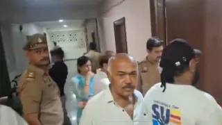 बेटे ने मां की हत्या कर दी।
