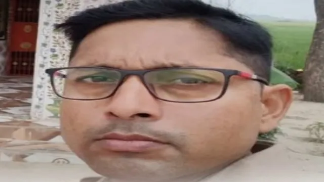 चंदौली में बीमार पत्नी को अस्पताल ले जाना था, नहीं मिला अवकाश तो विवाद के बाद अनुशासनहीनता के आरोप में निलंबित