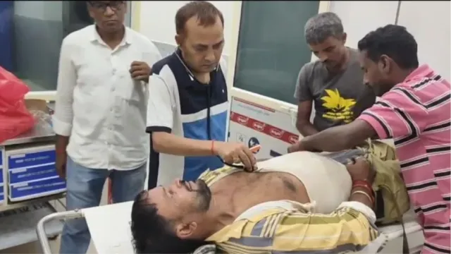 जमुई में बोरा ले जाने से इनकार करने पर ऑटो चालक को घेरकर पीटा, लाठी-डंडों से हमला कर छीने रुपये
