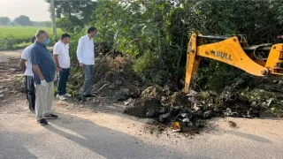जेबीएम ठेकेदार पर गिरी गाज