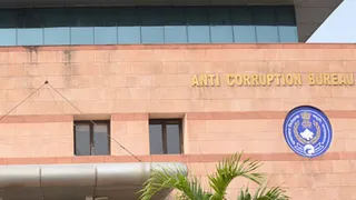 2 करोड़ की रिश्वत में 1 करोड़ ‘ऊपर’ जाने की बात। (एएनआई)