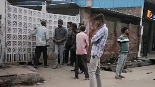 आगरा में ड्राई डे पर जमकर बिकी शराब, वीडियो वायरल हुए तो हरकत में आया आबकारी विभाग