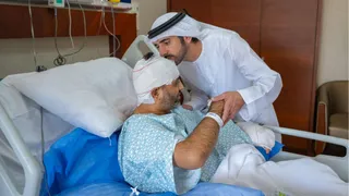कैप्टन स्मित से मिलने अस्पताल पहुंचे दुबई के क्राउन प्रिंस। (X- @HamdanMohammed)