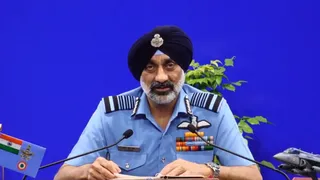 5वीं पीढ़ी के जेट के लिए विदेशी विकल्पों का दिया संकेत।