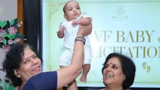 शनिवार को वर्धमान महावीर मेडिकल काॅलेज (वीएमएमसी) एवं सफदरजंग अस्पताल में आईवीएफ से जन्मे 100वें बच्चे का जन्म होने पर विशेष समारोह आयोजित किया गया।