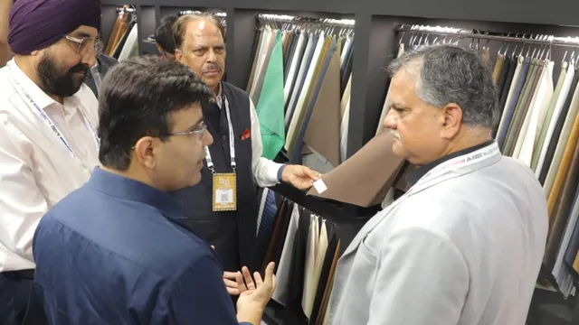आगरा में इंटरनेशनल लेदर एंड फुटवियर फेयर, भारतीय बाजार में संभावनाएं तलाश रहीं चीनी कंपनियां
