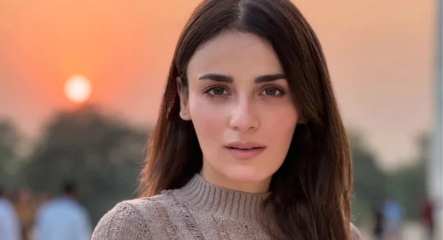 'एक गलती हुई तो यहां मुझे...', Radhika Madan को बॉलीवुड में आउटसाइडर होने का क्यों सता रहा है डर?
