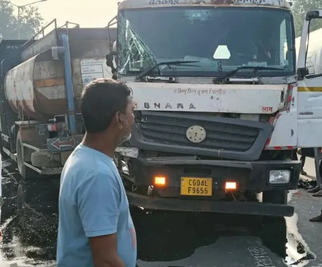 agra accident small 3 oct