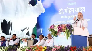 गोपालकों के सम्मेलन को संबोधित करते केंद्रीय गृह व सहकारिता मंत्री अमित शाह। (सौजन्य- जनसंपर्क विभाग)