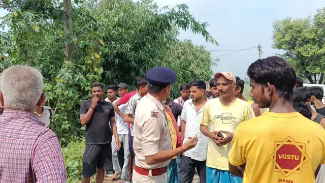 पश्चिम चंपारण में दारोगा की Love Story में ट्विस्ट, पत्नी को घर से निकालने पर पुलिस ने कराया समझौता
