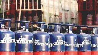 जम्मू में ₹72 बढ़े कमर्शियल गैस सिलिंडर के दाम। (फाइल फोटो)