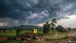झारखंड में 4 अक्टूबर को मौसम का मिजाज बदलेगा। (एआई जेनरेटेड इमेज)