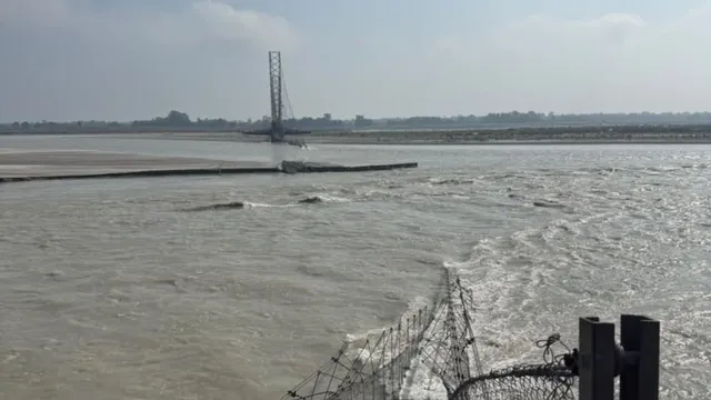 नेपाल में एशिया का दूसरा सबसे बड़ा झूला पुल टूटा, महाकाली नदी में गिरा बीच का हिस्सा