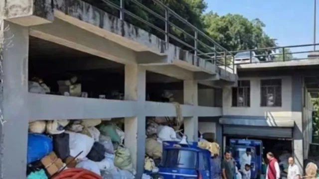 करोड़ों की लागत से बनी पार्किंग में कबाड़ का ढेर, बैजनाथ खीर गंगा घाट की बदहाली पर भड़के पूर्व विधायक
