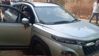 बहनोई के अपार्टमेंट के पास मिली कार