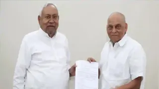 नीरज को मिला पार्टी नेतृत्व का संदेश