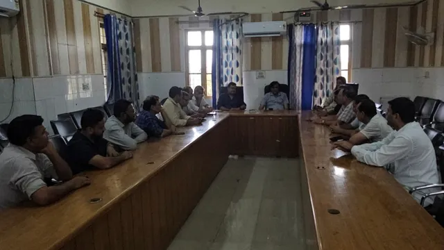 सर्पदंश से महिला की मौत का मामला उलझा, डाक्टर ने नौकरी छोड़ी... सीएमएस और फार्मासिस्ट छुट्टी पर
