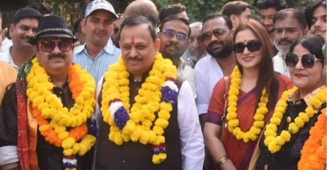 कानपुर सांसद की मौजूदगी में अन्नू अवस्थी ने चुनाव लड़ने का किया एलान, बोले- सीसामऊ विधानसभा क्षेत्र से लड़ूंगा

