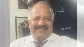 डा. प्रकाश खेतान। सौ. चिकित्सकं
