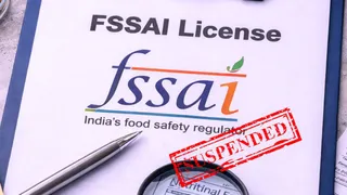 क्रिएटिव बेकर्स का लाइसेंस सस्पेंड।