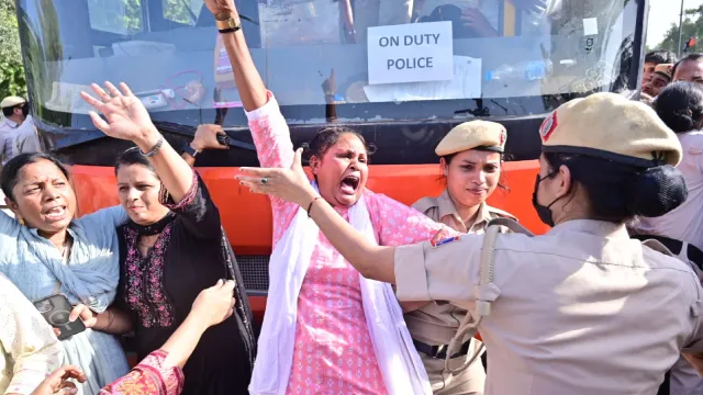 Protest (30)