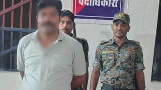 पुलिस की गिरफ्त में आरोपित।