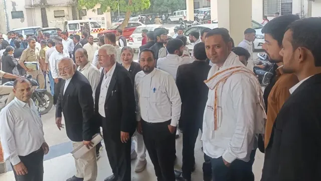 मुख्य चुनाव आयुक्त के घर कालिख पोतने वाले कांग्रेसी रिहा: आगरा पुलिस ने हटाई हत्या के प्रयास की धारा; कोर्ट ने दी जमानत