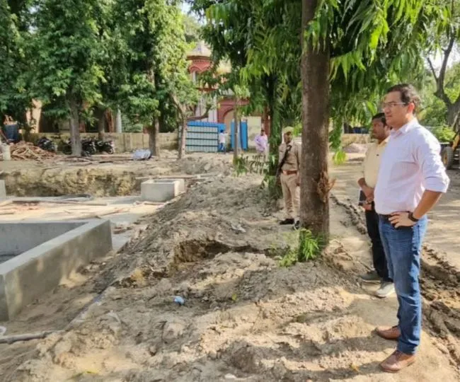 aligarh nagar ayukat small