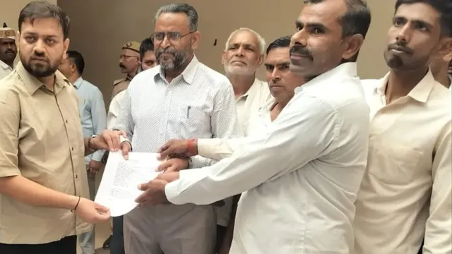 अमरोहा में औद्योगिक ग्रीन गलियारा के लिए ली गई किसानों की जमीन, लोगों ने भूमि अधिग्रहण का किया विरोध
