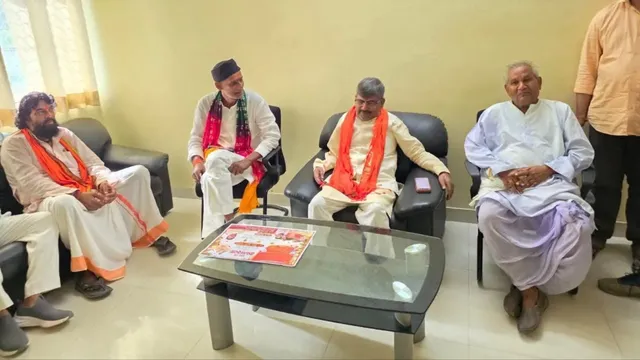 अयोध्या चुनरी यात्रा में 20 हजार महिलाओं को दी जाएगी साड़ी, श्रद्धालुओं को लाने के लिए वाहन की भी रहेगी व्यवस्था

