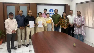 जमशेदपुर ब्लड बैंक प्रबंधन और हॉस्पिटल्स एम्पलाइज यूनियन के बीच बोनस समझौते पर सहमति बन गई है।