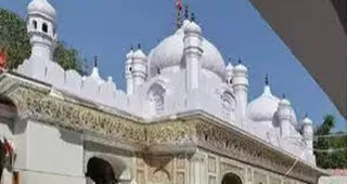 200 वर्ष से अधिक पुराने शक्तिपीठ में पुनर्विकास का काम तेजी से आगे बढ़ रहा है।