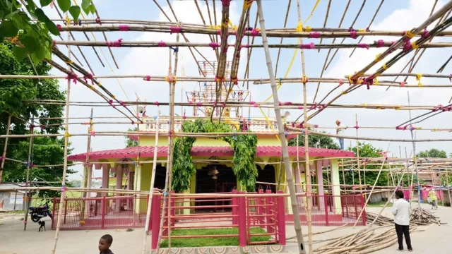 मधुबनी में 300 साल पुरानी परंपरा, दुर्गा पूजा में मुस्लिम महिलाएं भरती हैं मां का खोइछा
