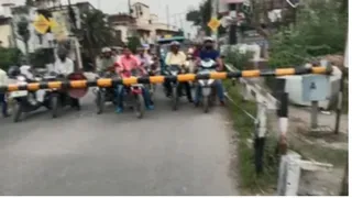 इसमें प्रतीकात्मक तस्वीर लगाई गई है।