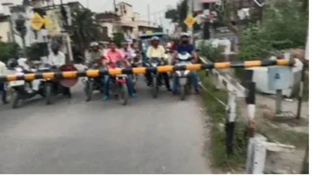 मुजफ्फरपुर-समस्तीपुर रेलखंड पर रात में दिघरा रेल फाटक से गुजरना होगा मुश्किल, आज से 4 रात बंद रहेगा रास्ता