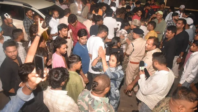 जितिया पर मां के साथ नहाने गई दो बहनें सुवर्णरेखा नदी में डूबीं, एक को बचाया, दूसरी लापता, NDRF बुलाने के लिए सड़क जाम
